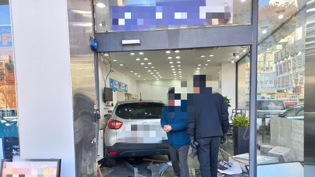 평택 비전동서 80대 운전자 차량 상가 돌진