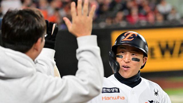 한화는 호주 떠나버렸는데→'유일한 FA 미계약자' 손아섭 끝내 못 갔다…돌파구 찾을 수 있을까