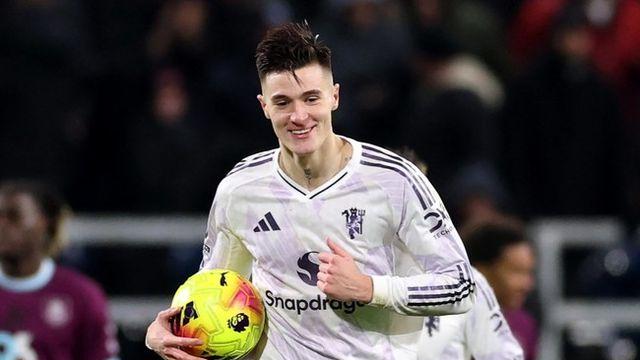 “맨유 신입 스트라이커, 젊은 즐라탄 같아...노력하면 더 발전할 수 있다” 팀 선배의 특급 칭찬