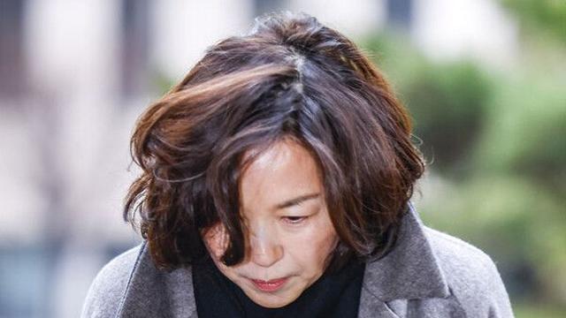 경찰, '공천 로비 의혹' 김경 주거지 등 5곳 압수수색