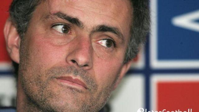 “갑자기 무리뉴가 테이블에 날아 차기 하더라” 前 첼시 선수의 회상…“그 점이 마음에 들었어”