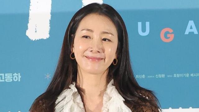 최지우가 46세에 낳은 첫딸의 외모에 대해 이렇게 평가했다