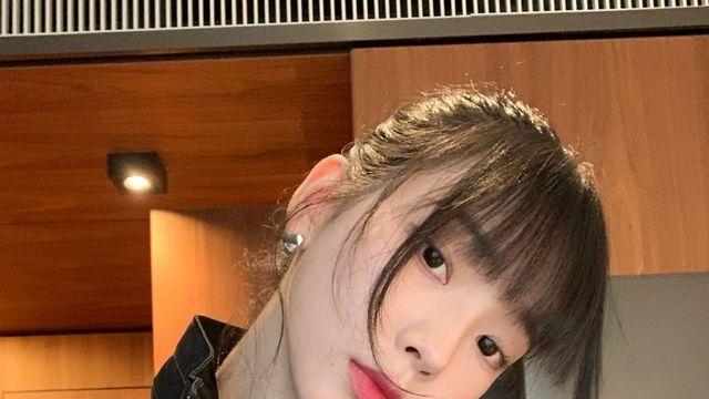 시크한 블랙 고프코어 룩과 압도적인 비주얼, 에스파 카리나의 도회적인 모먼트