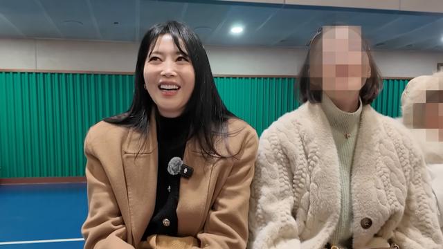 “물고 머리채 잡았는데”…오윤아, 발달장애子 졸업식에 감격