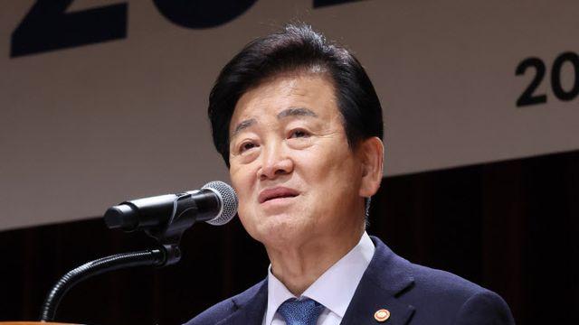 ‘이해찬 45년 지기’ 정동영 “거목은 전설로 남았다”