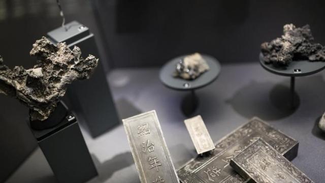 은값 고공행진, 첫 100달러 돌파...AI·태양광發 '실버 랠리' 장기화 전망