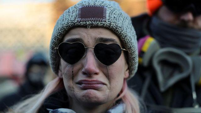 총기 소지했다고 사살?…美보수진영도 이민단속·시위대응 비판