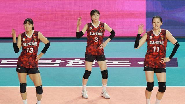 신나게 웃고, 뛰고, 흔들었다…2년 만에 돌아온 V리그 올스타전