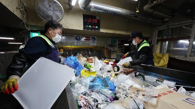 직매립 금지 속 역할 커진 재활용센터…