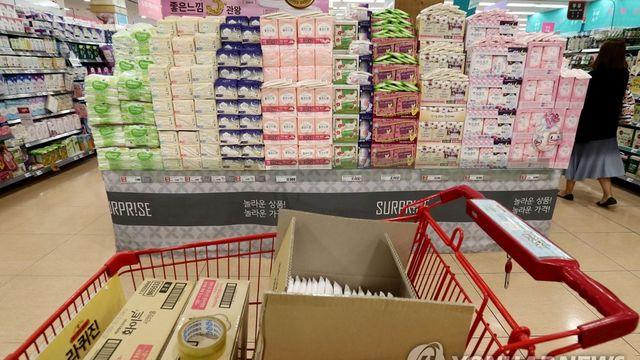 '생리대 비싸다' 지적에…유한킴벌리, 중저가 생리대 제품 확대