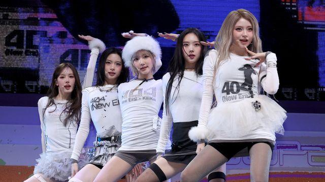 키키 “소속사 선배 아이브처럼 롤라팔루자 무대 서고파”