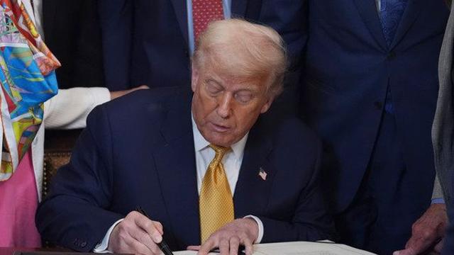 트럼프 “車 및 상호관세 15%→25% 인상···韓 의회 합의 미이행 탓”(종합)