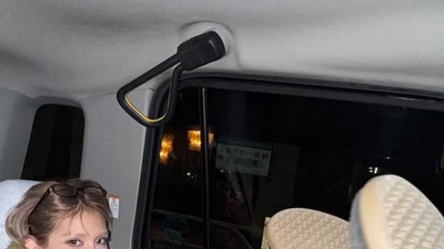 택시서 발 올리기? 전소미, 日서 민폐 논란 터졌다…감성샷 도마 위 [엑's 이슈]