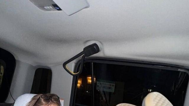 전소미, 일본 택시 내 발 올린 사진 공개… 