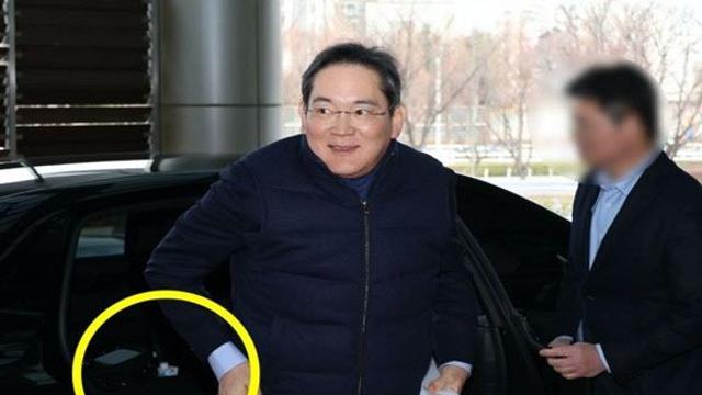 “또 품절될까”…‘완판남’ 이재용 회장 차 안 포착된 ‘음료’ 정체