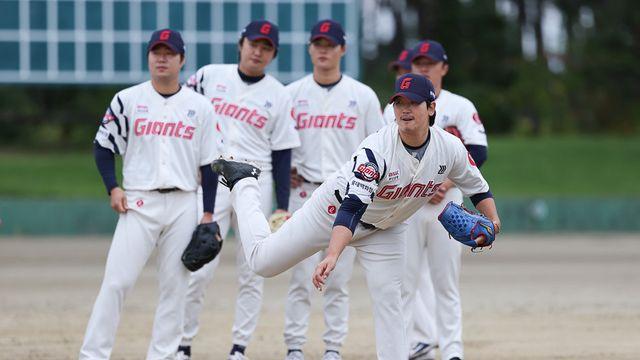불펜 주축 없이 캠프 시작한 롯데…기대주 7명에는 눈도장 찍을 기회