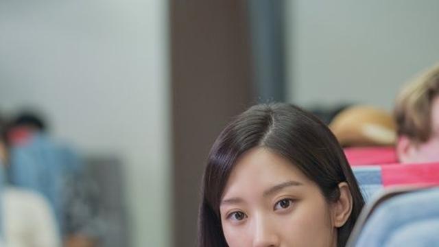 문가영, '국민 전여친' 됐다…'만약에 우리' 200만, 스크린에서도 '멜로퀸'