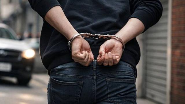 보이스피싱 피의자, 체포 과정서 수갑 찬 채 도주...추적 중 (대구)