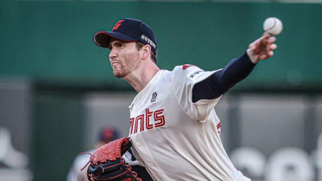 롯데 '좌승 사자' 찰리 반즈, 뎁스 차트 최하위권이지만...컵스에서 새 출발