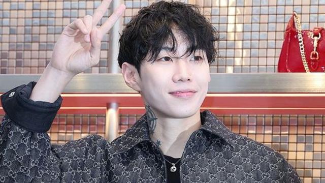 박재범, 갑작스러운 비보에 슬픔 “말도 없이 떠나…내 자리 데워놔”