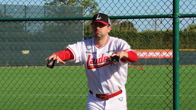 벌써 140km/h 중반 '쾅' SSG 새 외인, 첫 불펜피칭서 합격점…