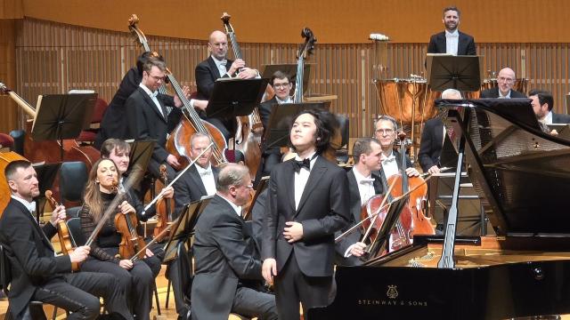 시간을 거스른 임윤찬의 '슈피협'…손끝에서 완성된 환상과 서정