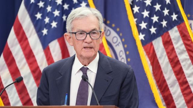 美연준, 트럼프 인하 압박에도 금리 동결…