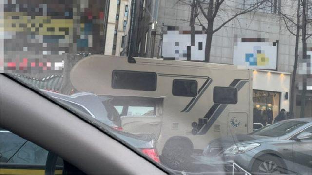 대치동 학원가 '캠핑카' 등장...'라이딩 끝판왕' 떴다