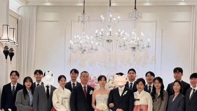 임신 남보라, 여동생 결혼식서 덩실덩실…13남매 장녀 존재감