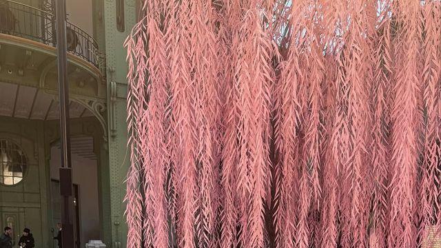 김고은, 파리에서 포착한 ‘인간 샤넬’의 리얼 데일리 룩