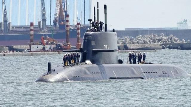 대만 첫 자체 제작 잠수함 수중테스트…