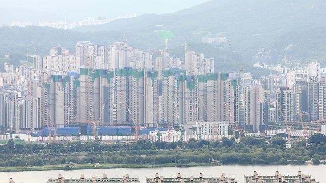정부, 주택공급 총력전…용산·과천·성남 등 수도권에 6만가구 공급