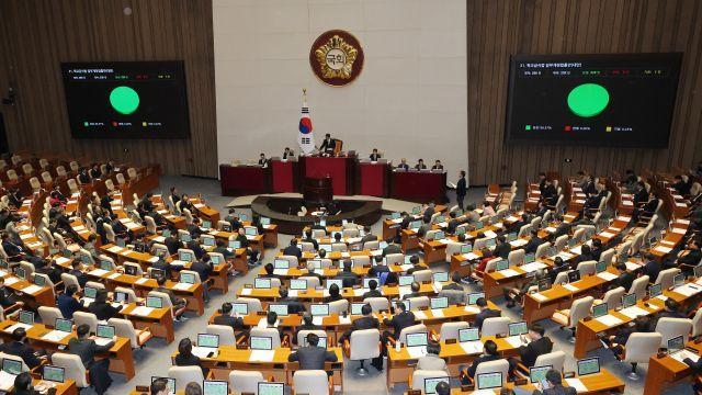[속보] 제헌절, 올해부터 다시 쉰다…국회 본회의 통과