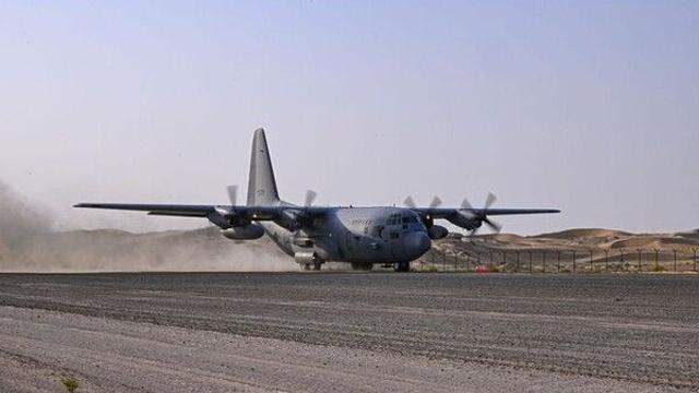 공군 수송기, 엔진 결함으로 日 나하기지 비상착륙(종합)