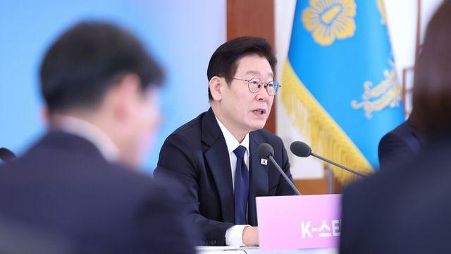 민주당-혁신당 합당엔 찬성 28%·반대 40%...여권 통합에 변수 되나