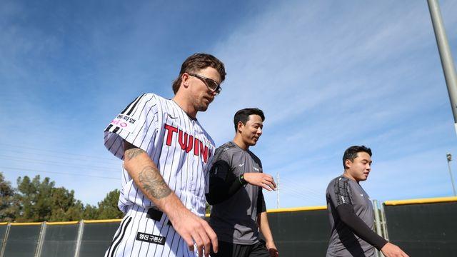 선발 자리도 불투명한데…'키움 제안 뿌리치고 귀국→LG로 한국 복귀' 이런 이유였나, 