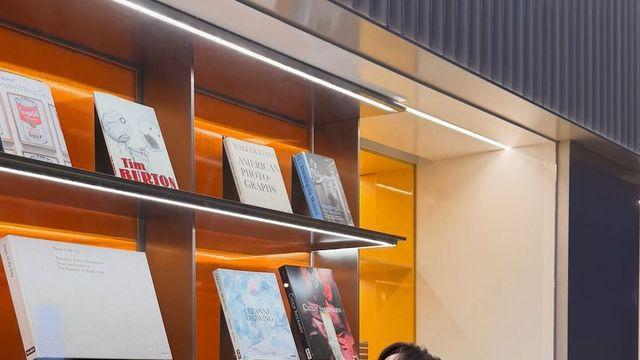 이청아, RM, 홍진경, 박정민이 읽는 책