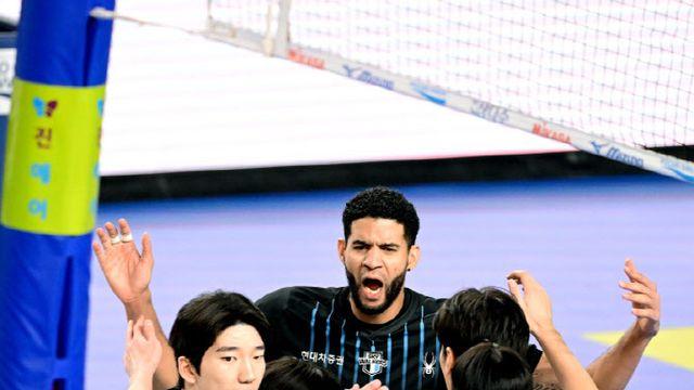 '선두' 현대캐피탈, '천적' OK저축은행에 완승...흥국생명, 2위 도약