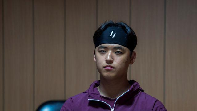 교체 지시한 감독에게 공 '툭'...박준현 