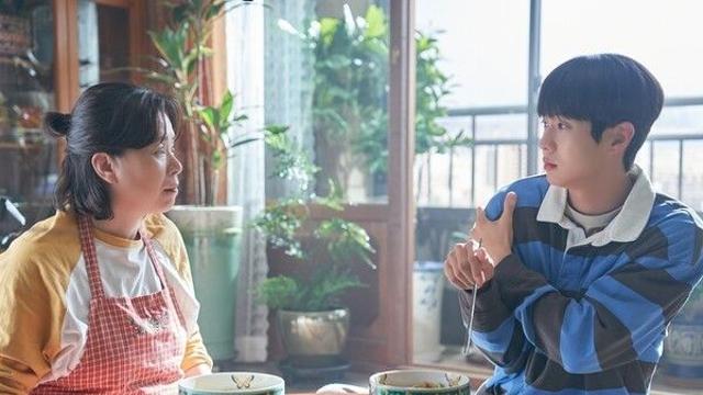 [N씨네] 최우식·장혜진 '넘버원', 담백한 '집밥' 영화의 힘