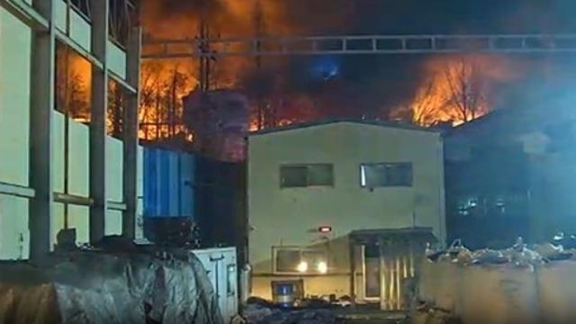 김해 공장 대형화재 나흘 만에 완진…공장 4개동 등 21억 피해