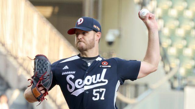 한국서 기대 이하 콜 어빈,결국 LA 다저스와 마이너 계약 새출발