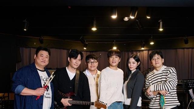 차태현 '가수' 컴백…리더 홍경민·드럼 김준현과 아묻따밴드 결성