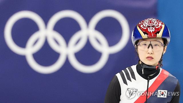 [올림픽] 독서로 무장한 최민정…비행기서도 책을 놓지 않았다