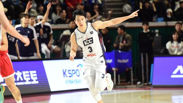 허웅 개인 최다 51점 원맨쇼…프로농구 KCC, SK 잡고 6강 굳히기