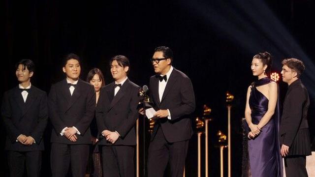 K팝, 그래미 ‘금빛’ 벽 넘었다···케데헌 ‘골든’ 작곡진, 사상 첫 수상