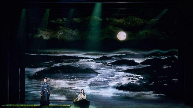 무대에 펼쳐진 한 폭의 '수묵화'…한국적 美로 풀어낸 뮤지컬