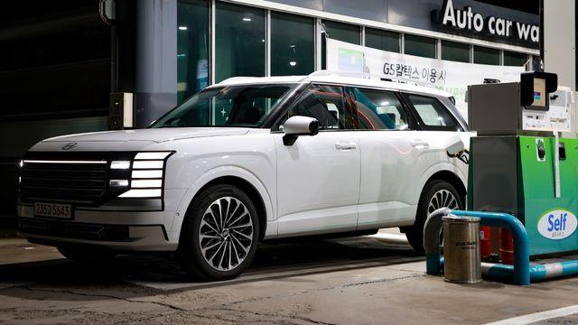 하이브리드 추가했더니 '판매량 껑충'… 역대 최다 판매 달성한 '이 차'