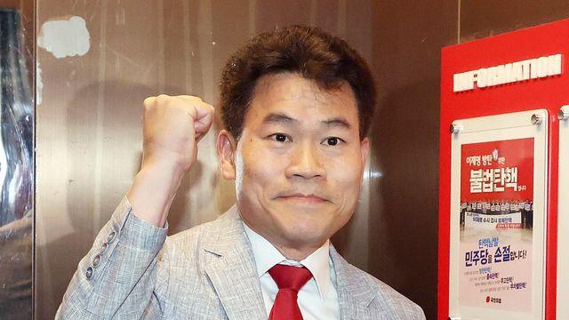 전한길, 162일 만에 귀국…“해외서 진실 알리는 역할 다 했다”