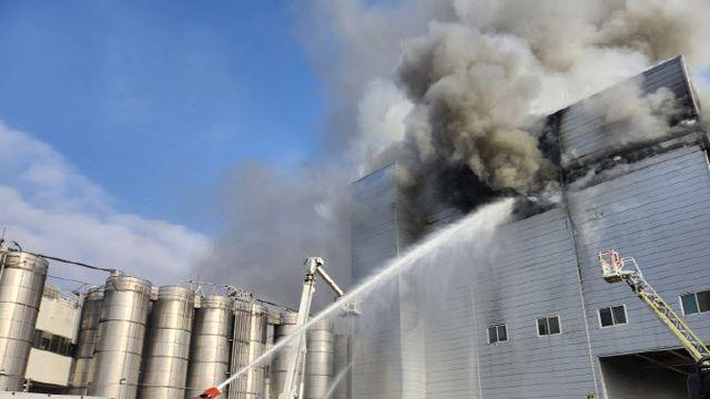 시흥 SPC삼립 시화공장 화재로 3명 부상